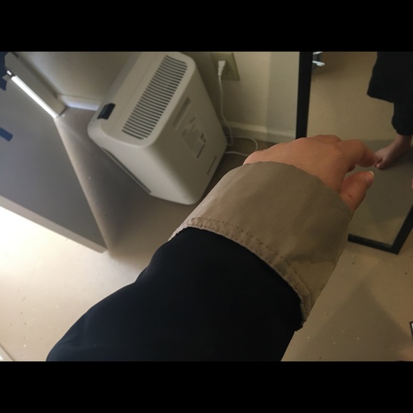 Coat - Picture 3 of 4